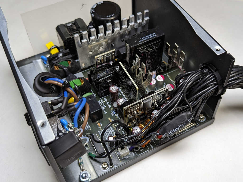 High Power HP1-J600GD-F12S is a 600 Watts 80+GOLD